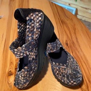 Bernie Mev Mary Jane style shoes sz 38 (7.5-8)